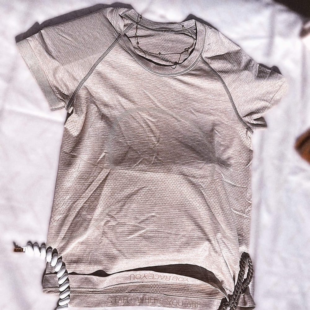 lululemon athletica Light Gray Short Sleeve Tee